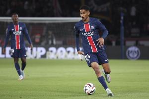 19岁304天!马尤卢成为欧冠淘汰赛为巴黎攻入3球最年轻球员