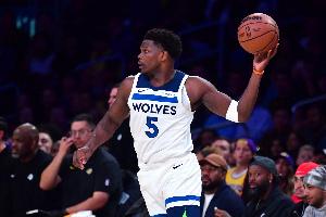 森林狼官方:爱德华兹因右膝炎症将在1-2周后重新评估