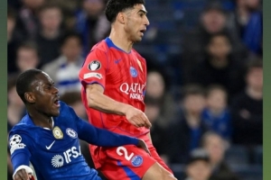 查洛巴晒被阿什拉夫踩脚踝照片:脚踝本可能骨折,感谢耶稣保护我