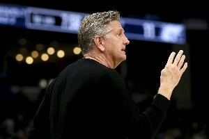 对阵太阳!芬奇:无论结果如何 两队都仍在有利位置形势都很好