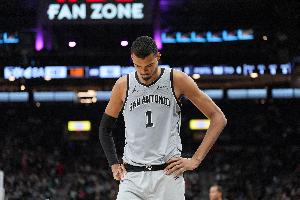 文班:季后赛是我从小就梦寐以求的时刻 但我们还是要专注于当下