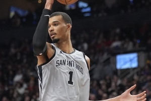 文班谈负荷管理:我信任医疗团队 但只要我上场就会全力以赴