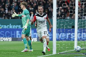 图片报：33岁格策希望和法兰克福续约，降薪对他来说不是问题