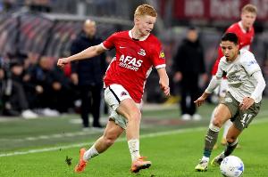 斯米特:我非常喜欢看巴萨的比赛,伊涅斯塔和梅西是我的两大偶像