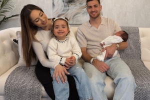 儿女双全!曼联后卫达洛特社媒宣布儿子托马斯出生