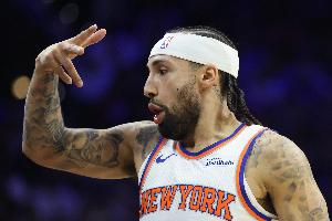 能攻善传!阿尔瓦拉多半场8中4贡献13分7助 三分5中3