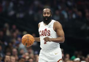 泰森能打!骑士战雄鹿先发:哈登、米切尔、梅里尔、韦德、莫布里