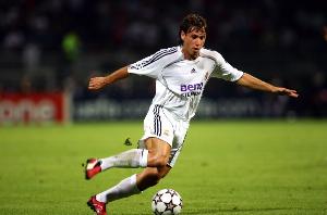 卡萨诺:现在大家才看清莱奥真水平,在我当年的皇马他没训练资格