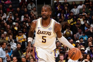 艾顿打趣:平时被贬替补意味着我上不了场 但最近我110%投入