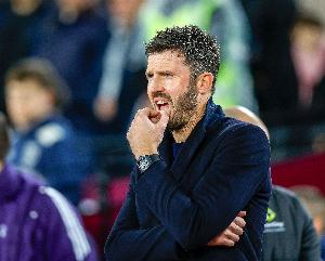 应对胖虎离队!太阳报:曼联计划补强中场,关注托纳利、沃顿等人