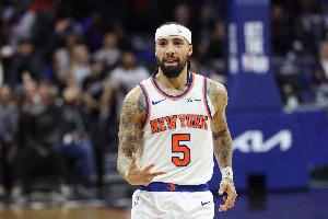 老六很稳!阿尔瓦拉多三分7中4砍下16分10助2断 仅有1失误