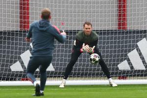 图片报：诺伊尔预计对阵弗赖堡复出，戴维斯重新进行了有球训练