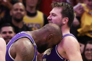 东契奇谈7连胜:赢球让一切变得容易和有趣 赢球就能享受快乐