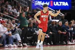 乌度卡谈关键时刻用人:取决于攻防需要 谢泼德的防守进步显著