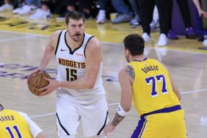 反印象流?本赛季东契奇109次防单打 每回合仅让对手得到0.844分