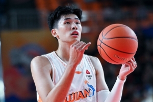 27分10篮板！媒体人：邹阳今晚在攻防两端都打出了对位优势