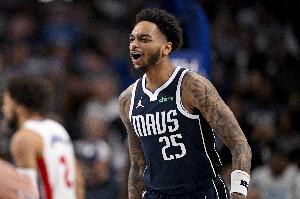 基德:华盛顿打中锋对球队很有帮助 节奏快了很多也创造三分机会