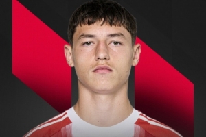 帕维奇是首位出战欧冠比赛的10后球员,赛事历史第三年轻出场球员