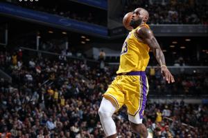 人类最强躯体!詹姆斯单场6记扣篮 个人近9个赛季以来最高纪录!