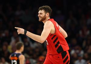 这场要生涯之夜!克林根半场12中7&三分3中2砍下21分8板2帽