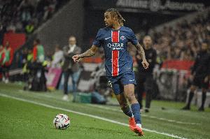 巴黎官方:巴尔科拉右脚踝严重扭伤,可能无法出战欧冠1/4决赛