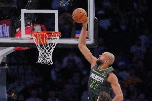 内线随便扣!戈贝尔半场6中6砍12分11板两双 5个前场板&各种暴扣