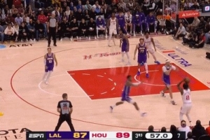 风扇转了!芬尼·史密斯底角接球 空位三分稳稳命中