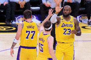 我就坐着不走了湖人8连胜领先小狼2个胜场 稳稳坐在西三！