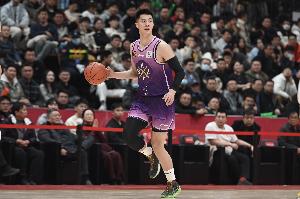 手感火热!朱松玮半场5中5&3记三分球超高效拿下13分