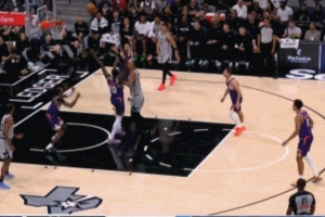 次轮状元防住真状元!弗莱明低位单防文班寸土不让 防出三不沾