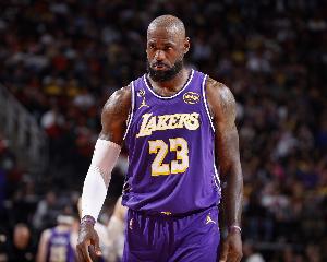 背靠背最有活力的是你?詹姆斯上半场5中5砍下11分2板3助