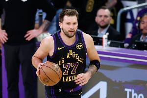 得分已臻化境!东契奇3月至今已4次砍下40+ 仅3次得分不足30