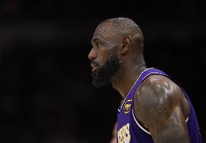 斯波打趣：詹姆斯正在折磨时间老人 你必须对此肃然起敬！