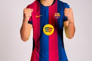 巴萨新赛季主场球衣谍照:三种红+三种蓝搭配,色调丰富