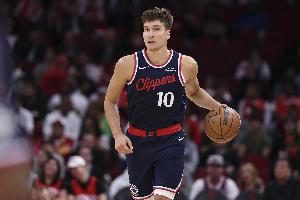 还有一战之力!博格丹半场4中3拿下9分1板1助