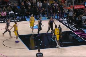 两场背靠背100分!东契奇第2罚命中 本场第60分!