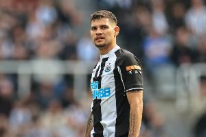 记者:曼联正在评估签下吉马良斯,已经进行了非正式接触