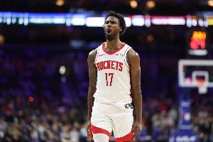 乌度卡:伊森在防守端依然出色 希望他回归替补角色适当放松调整