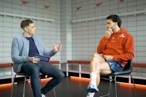 遇到过最强的前锋?拉亚:我会说是C罗,不过我还没和梅西交手过