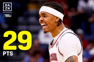 热门秀菲隆砍29分8板7助率队取胜 队友说他打球像亚历山大