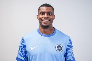 韦斯利:球队把握机会能力仍有不足,失球是因为注意力不集中