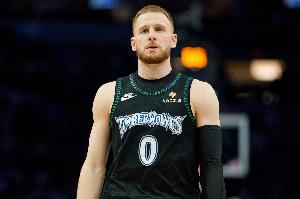 末节4中0!迪文岑佐16投仅5中拿到13分 正负值-14最低