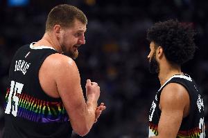 穆雷：我与约基奇在控球时都非常无私 我们通过眼神就能建立默契