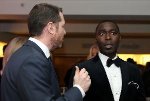 安迪·科尔：裁判判罚标准不统一，阿玛德被推倒为何不判点球？