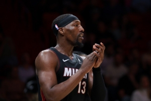 埃迪·豪斯:我不在乎阿德巴约罚球多少次 他本可拿90分