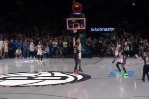 皆大欢喜!剩1.5秒篮网落后1分 开球给后场绝杀投出离谱三不沾