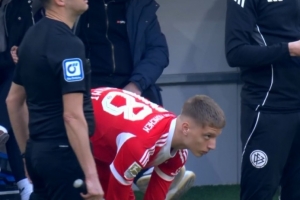 前途无量!换下格雷茨卡,拜仁16岁小将奥斯马尼迎来一线队首秀