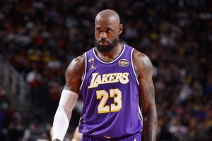 Skip:裁判没吹詹姆斯被班凯罗犯规是救了老詹 因为他肯定会罚丢