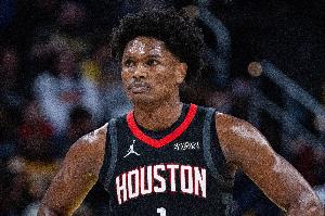 打了3个2+1!阿门上半场10中6&罚球3中3 砍下16分8板3助1帽