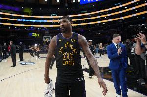 带伤作战!斯玛特3中0仅拿2分1板1助1断 腹股沟伤势加重